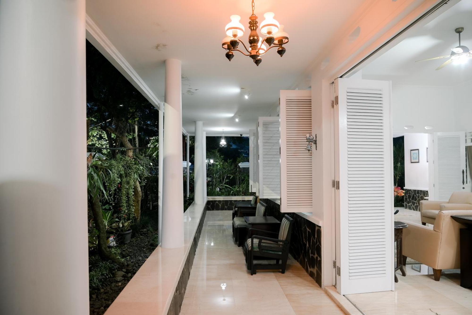Kirana Guest House Bogor Exteriör bild