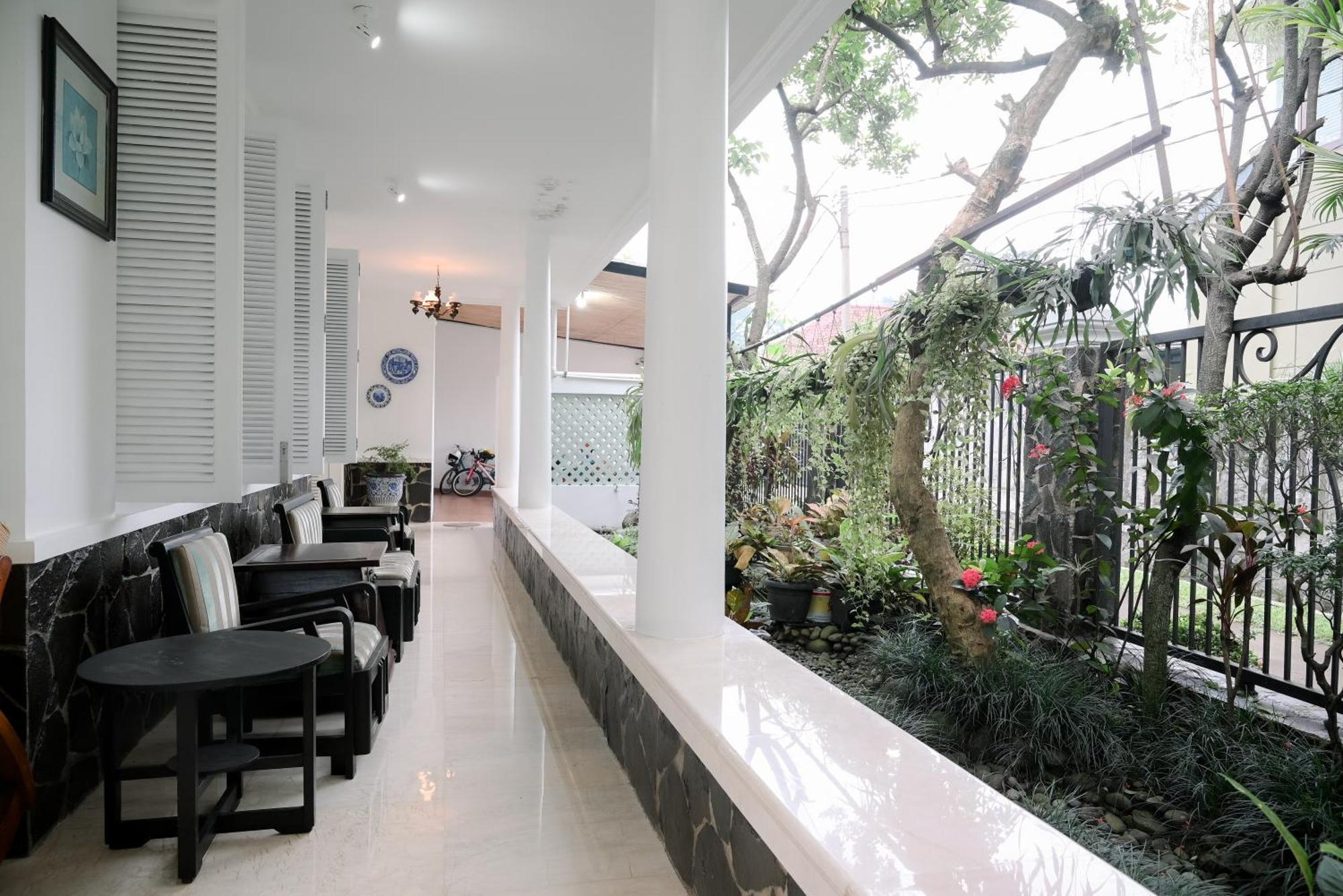 Kirana Guest House Bogor Exteriör bild