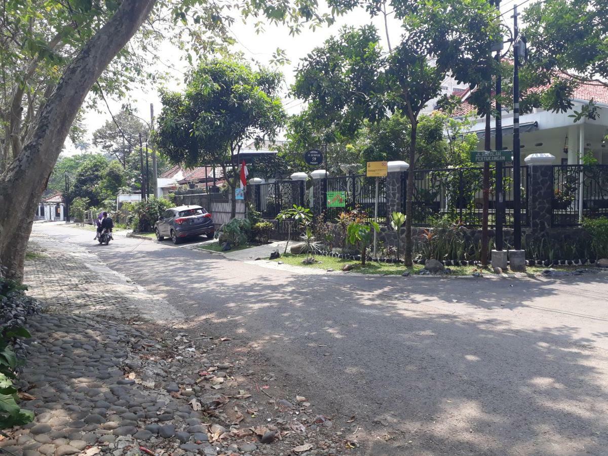 Kirana Guest House Bogor Exteriör bild